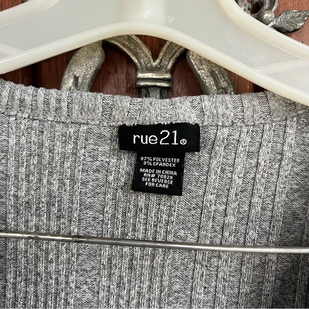 Rue21 Cropped Long Sleeve - Picture 3 of 5